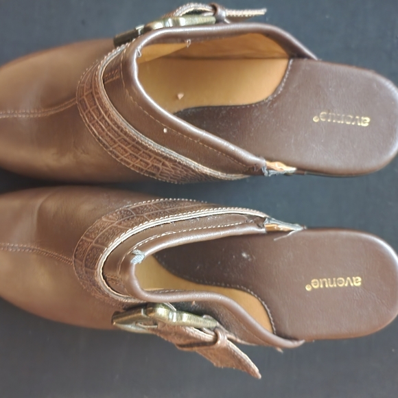 Shoes - Picture 2 of 3